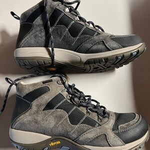 Dansko hiking shoes. Like New Size 40